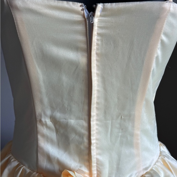 Elegant Yellow Tiered Gown - Picture 8 of 15